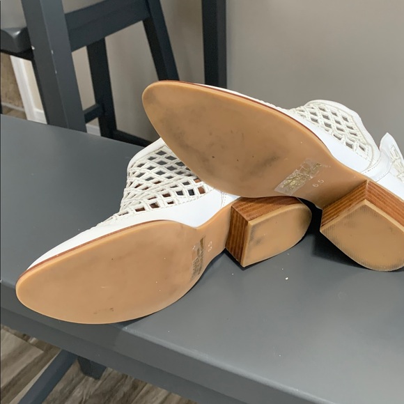 Jeffrey Campbell Taggart White Laser Cut Out Booties size 6.5 - Picture 7 of 8